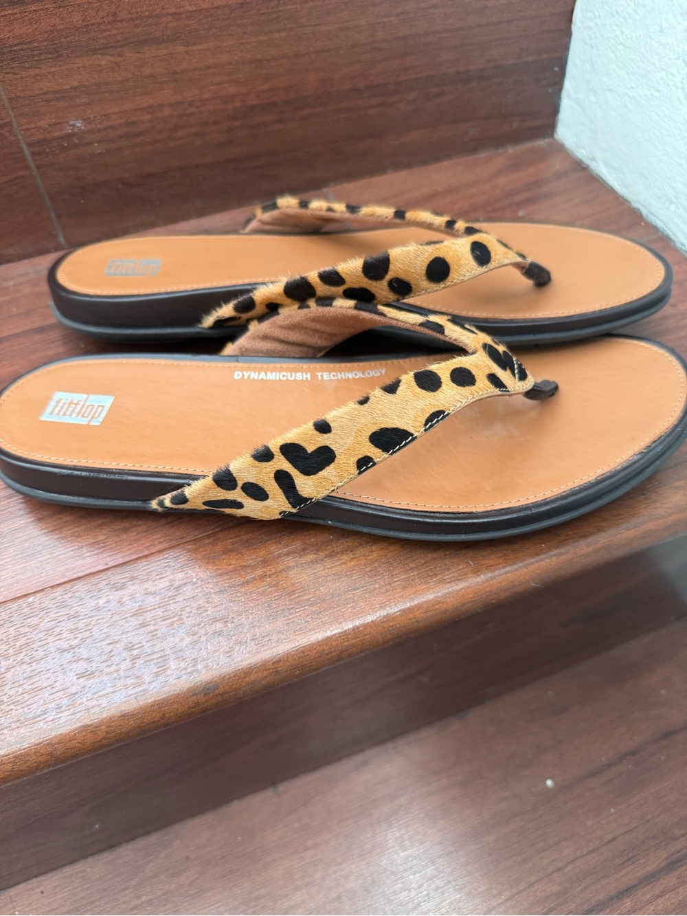 Fitflop Women's Leopard-Print Tan and Black Flip Flops